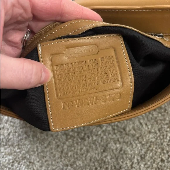Vintage Coach Shoulder Bag - Picture 7 of 8
